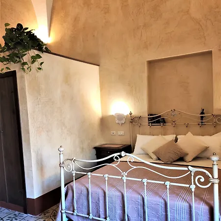 Bed & Breakfast A Tu Marchese 3*