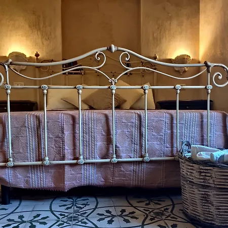 فندق مبيت وإفطار A Tu Marchese 3*